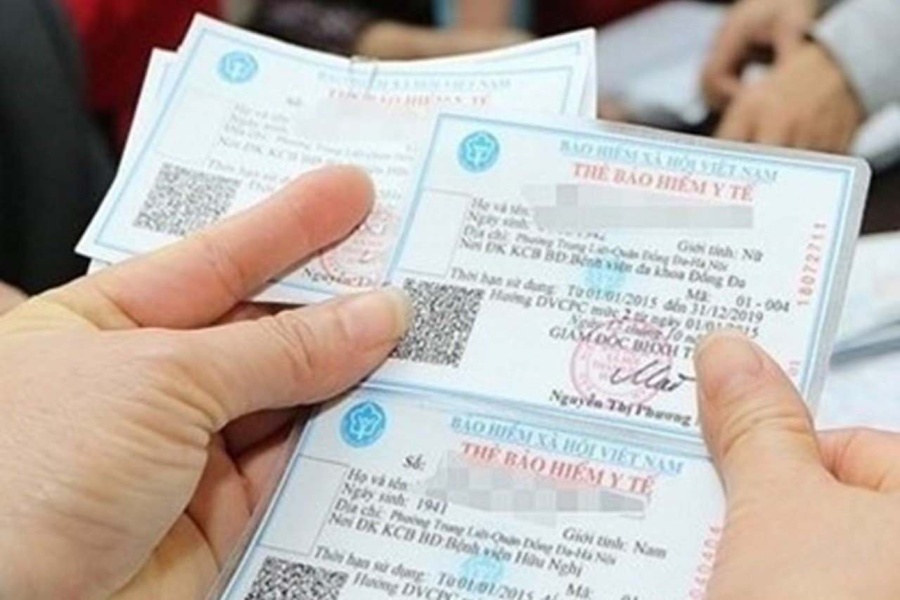 Người tham gia Bảo hiểm y tế thay đổi nơi cư trú dưới 30 ngày và thực hiện khai báo thông tin lưu trú sẽ được khám chữa bệnh không đúng nơi đăng ký ban đầu với mức hưởng 100%. (Ảnh minh họa)