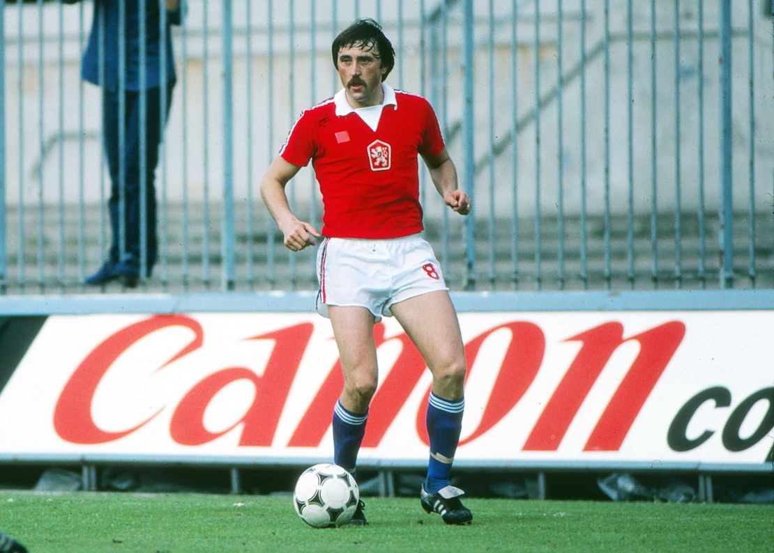 Panenka đã ấp ủ cú sút của mình 2 năm trước trận chung kết Euro 1976
