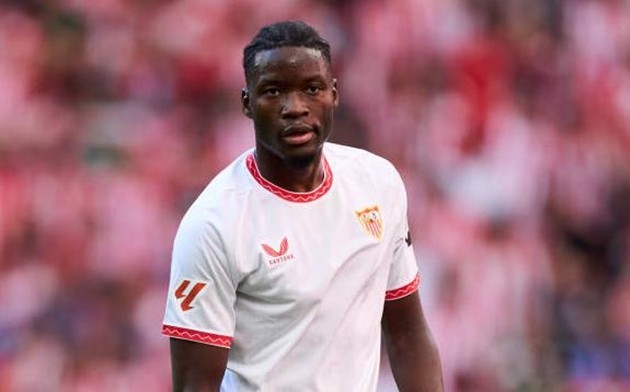 Lucien Agoume lọt vào tầm ngắm của Arsenal.