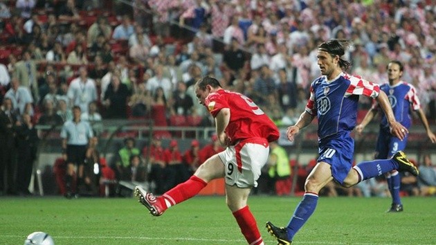Rooney thể hiện đẳng cấp cao khi tuổi đời còn rất trẻ.