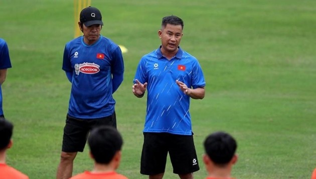 HLV Đinh Hồng Vinh chia tay U23 Việt Nam.