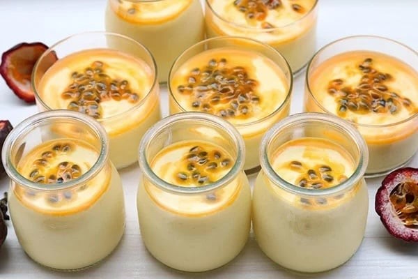 Món sữa chua chanh leo không chỉ ngon miệng mà còn giúp bổ sung vitamin C, chất chống oxy hóa, rất tốt cho làn da và hệ tiêu hóa