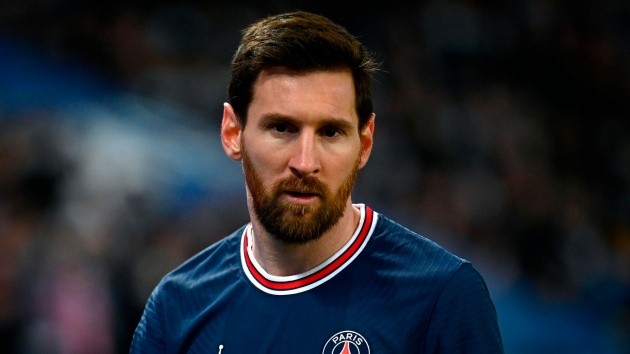 Messi nếm trải đắng cay tại Pháp.
