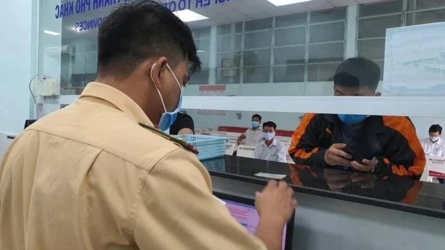 6 trường hợp bắt buộc phải đổi đăng ký xe, biển số xe năm 2025: Người dân chú ý kẻo bị phạt