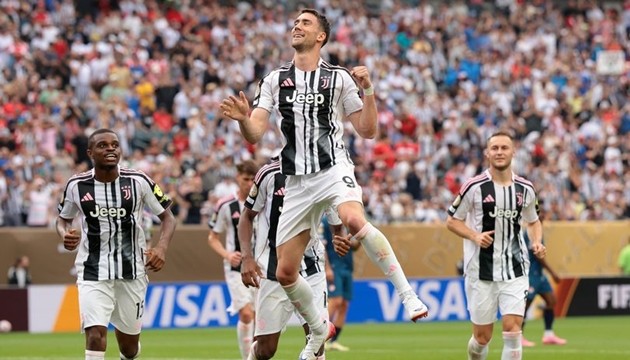 Vlahovic là lựa chọn khả dĩ cho MU?