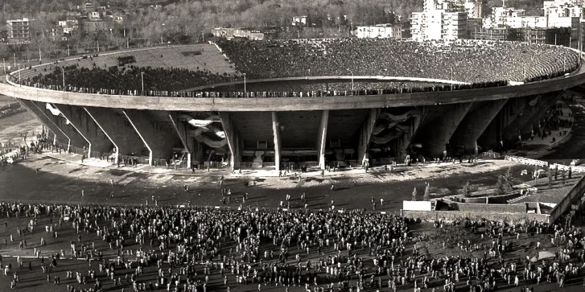 Sân vận động với tên gọi Sao Paulo khi ấy vào năm 1977