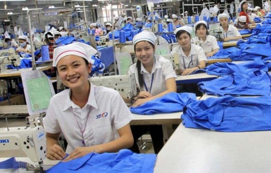 Từ ngày 1/7/2025, Luật Bảo hiểm xã hội 2024 có hiệu lực với nhiều chính sách mới có lợi hơn đối với lao động nữ, đặc biệt là chế độ thai sản. (Ảnh minh họa)