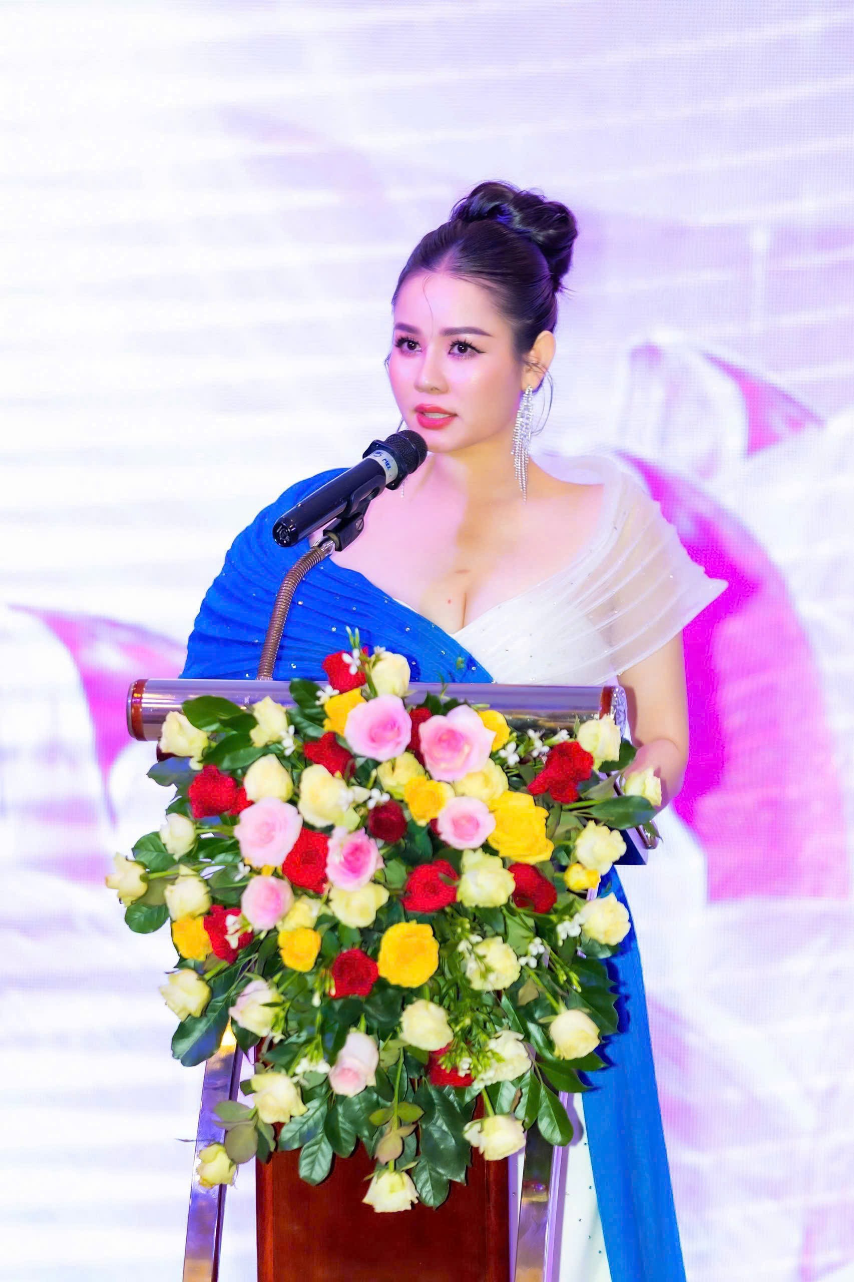 HOA HAU DANG THI MY - CHU TICH CUOC THI4