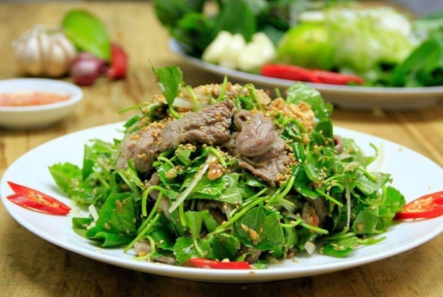 Món gỏi rau càng cua thịt bò hoàn thành ăn rất ngon miệng