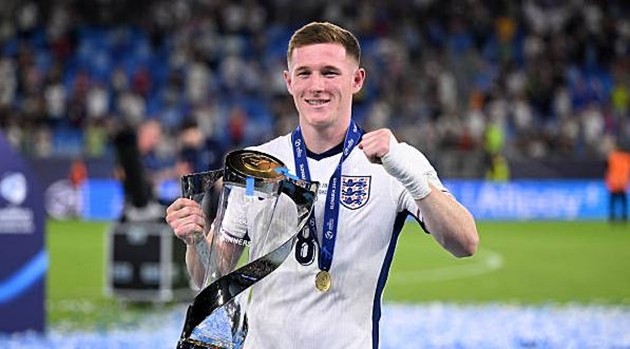Anderson Elliot gây ấn tượng trong màu áo U21 Anh.