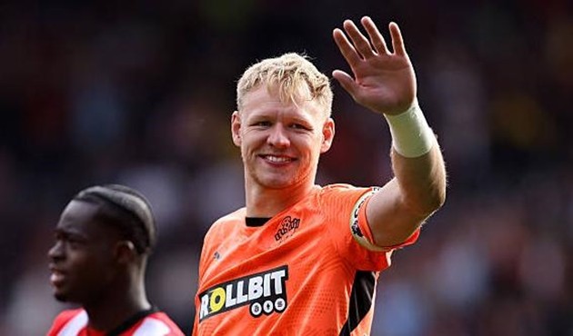 Aaron Ramsdale vẫn hay dù Southampton xuống hạng.