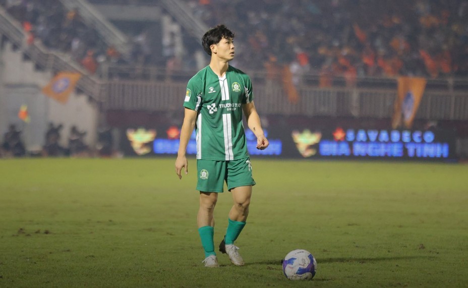 Nguyễn Công Phượng có ngày thi đấu không thành công khi Bình Phước chạm trán Đà Nẵng. Ảnh: CLB Bình Phước.