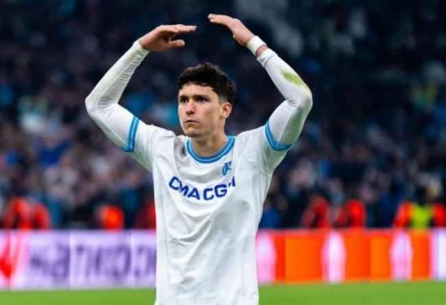 Leonardo Balerdi lọt tầm ngắm Juventus.