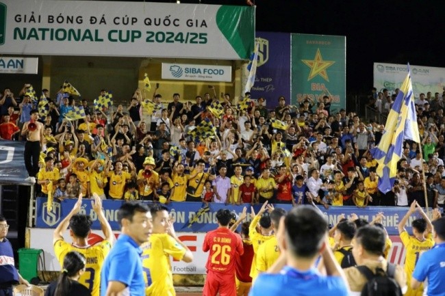 Sân Vinh trở thành điểm tựa tinh thần cho SLNA.