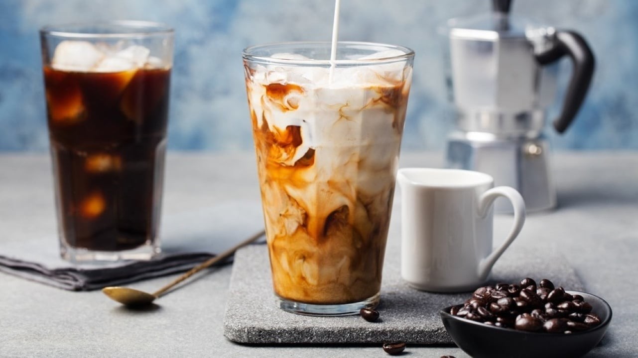 Uống cà phê nhiều đường, nhiều sữa cũng dễ làm tăng đường huyết. (Ảnh minh họa)
