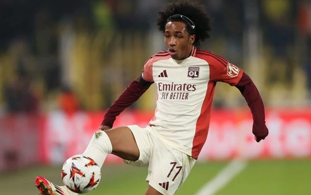 Fofana có thể rời Lyon vì CLB Pháp bị đánh rớt hạng