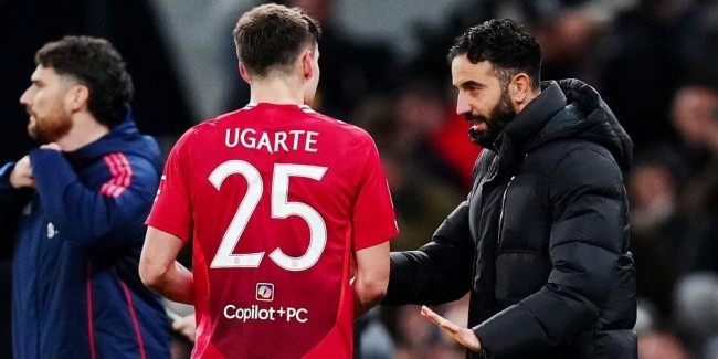 Man United cần cải tổ tuyến giữa.