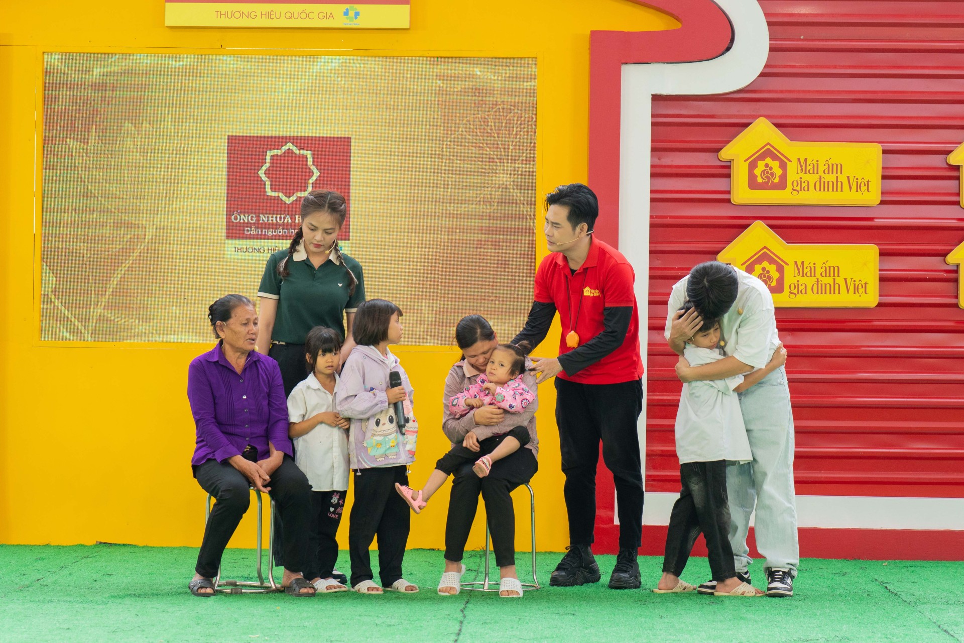 3–Gia đình em HOÀNG MINH KHANG (5)