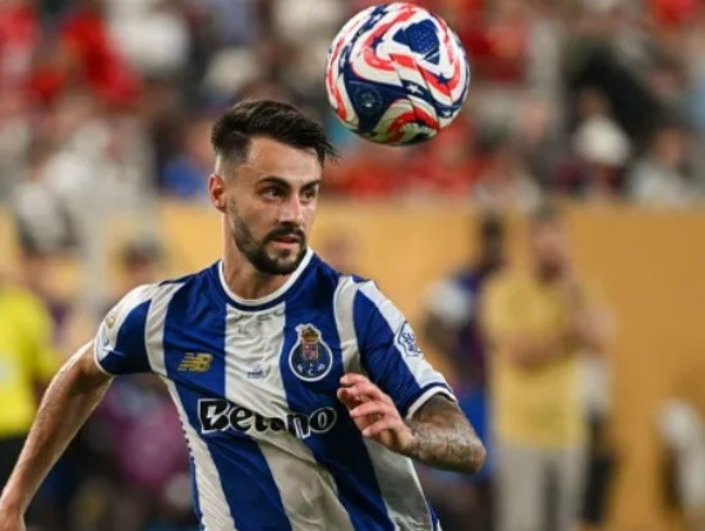 Vieira trong màu áo Porto.