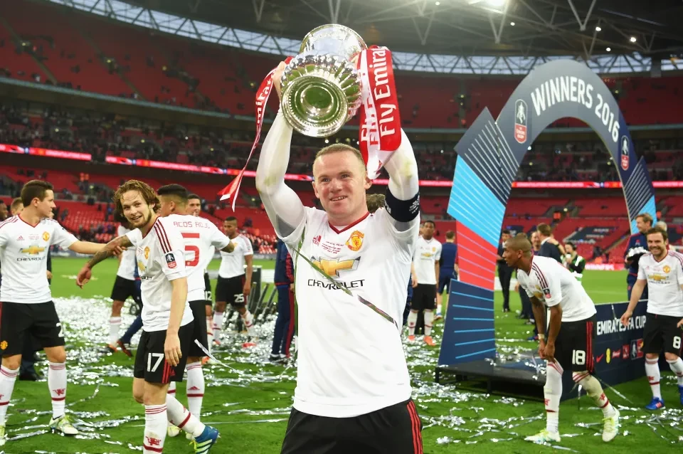 Lần này đến lượt Rooney nhấn chìm hy vọng của Padrew