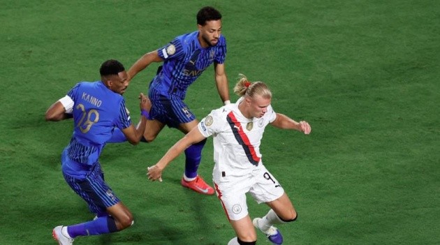 Man City gục ngã theo cách khó tin.
