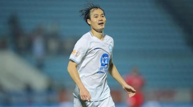 Nguyễn Văn Toàn là tiền đạo lợi hại của Nam Định.
