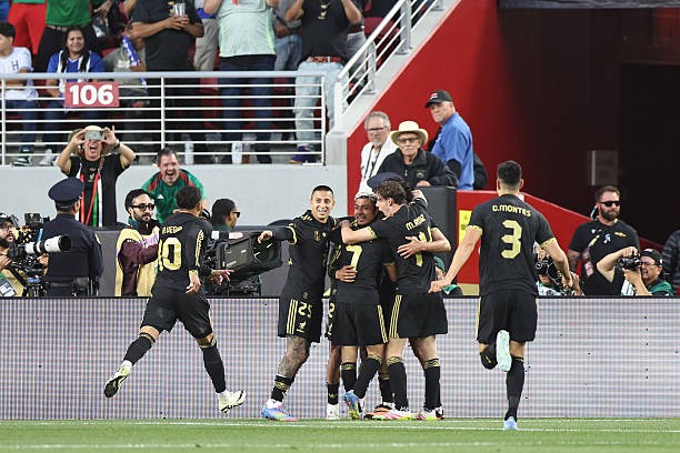 Mexico vào chung kết Gold Cup. 