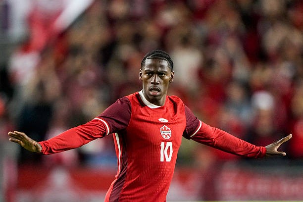 David mang theo kỳ vọng của nền bóng đá Canada. 