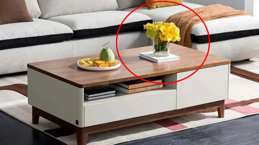 Nếu muốn bày hoa trên bàn uống nước, gia chủ nên dùng hoa tươi, tránh dùng các loại hoa giả, hoa khô.