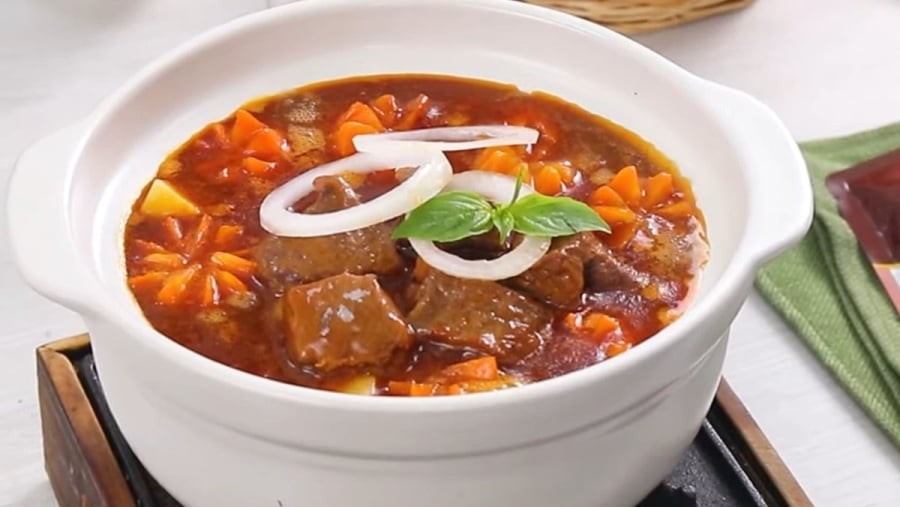 Cách nấu bò sốt vang ngon nhanh nhừ