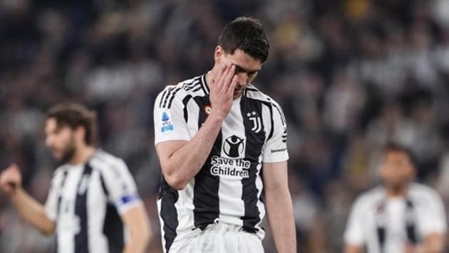 Ngôi sao Serbia khiến Juventus đau đầu