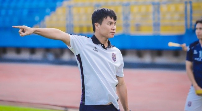 HLV Nguyễn Công Mạnh dẫn dắt CLB Hà Tĩnh.
