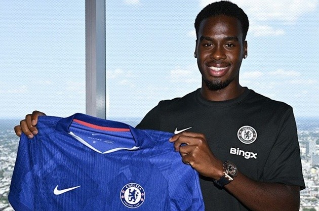 Chelsea công bố thương vụ Gittens từ Dortmund