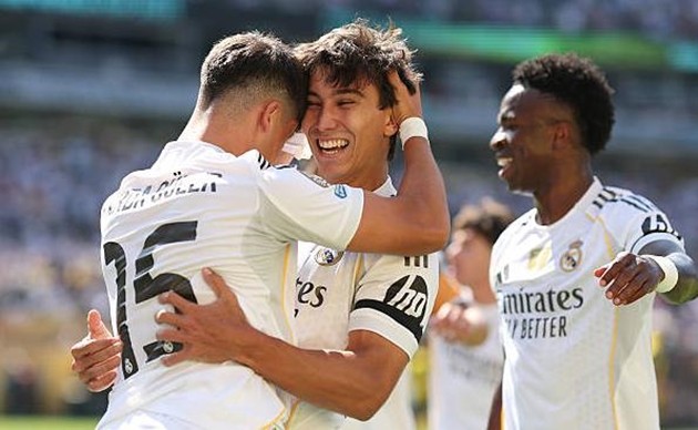 Gonzalo Garcia tiếp tục ghi bàn cho Real Madrid.