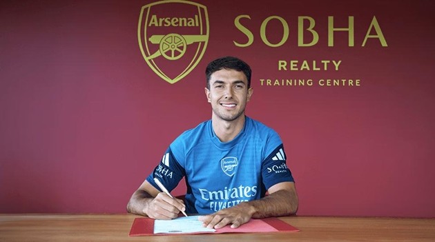 Martin Zubimendi chính thức ký hợp đồng với Arsenal.