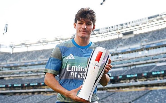 Fran Garcia có thể khiến Real Madrid thay đổi kế hoạch chuyển nhượng.