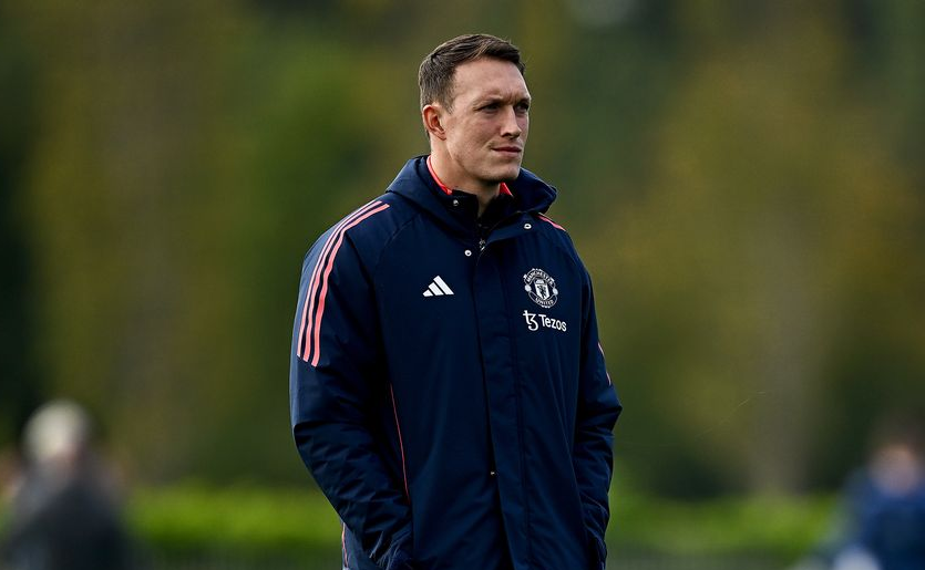 Phil Jones đánh giá cao Watkins.