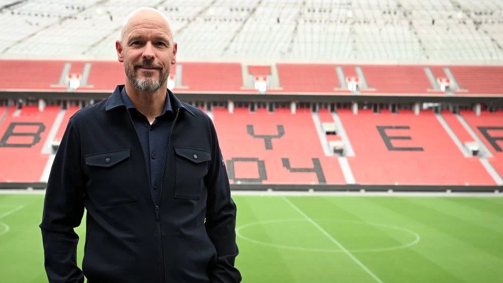 Ten Hag đã bắt đầu công việc ở Bayer.