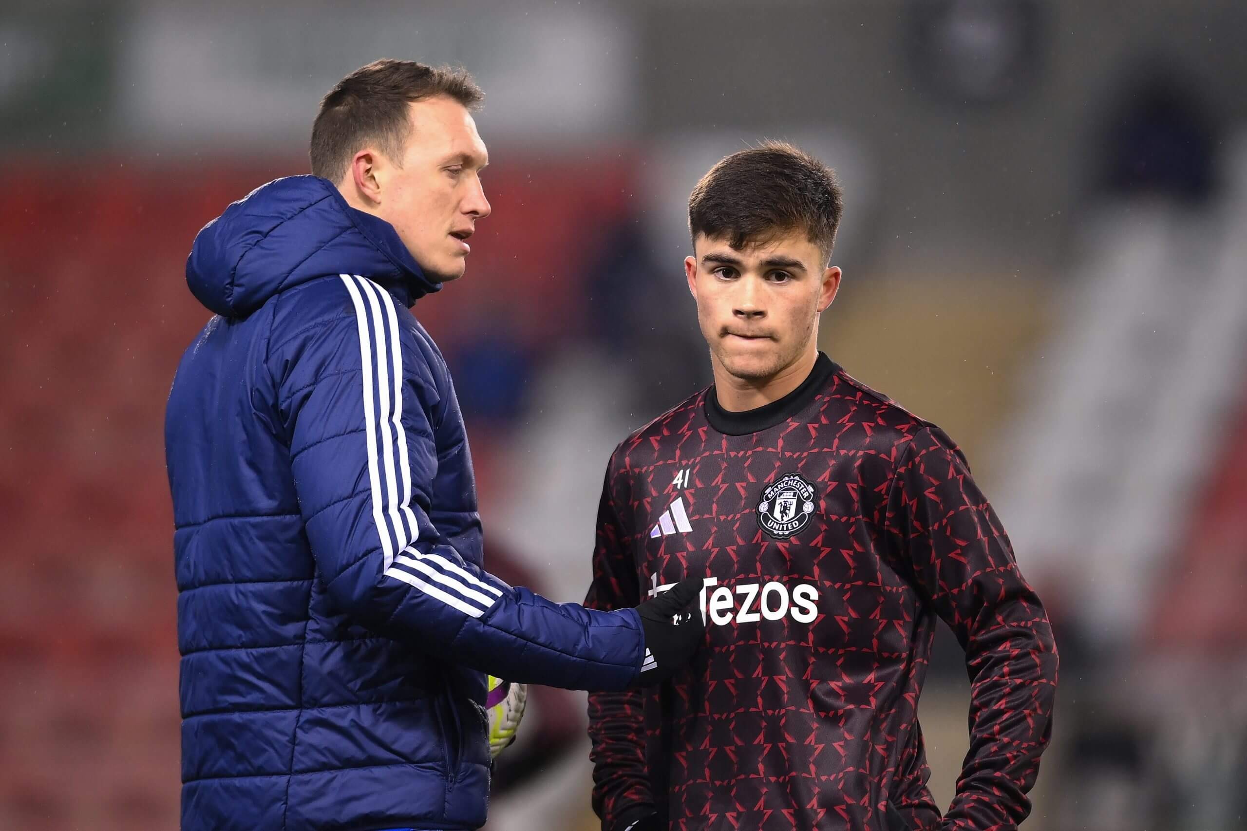 Phil Jones và