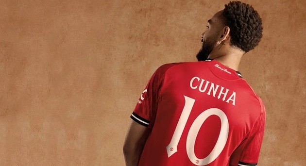 Cunha tiếp tục được mang số 10 khi đến MU.