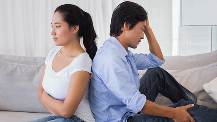 Không thể chia sẻ mọi thứ với bạn đời sẽ âm thầm ảnh hưởng đến mối quan hệ theo cách tồi tệ nhất. (Ảnh minh họa)