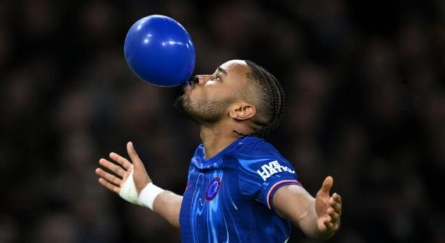 Nkunku được Chelsea săn đón.