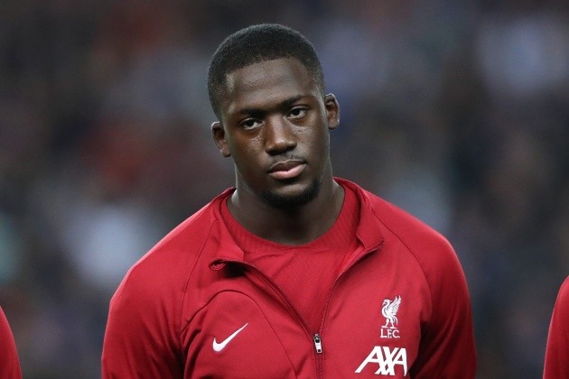 Konate là bài toán khó cho Liverpool.