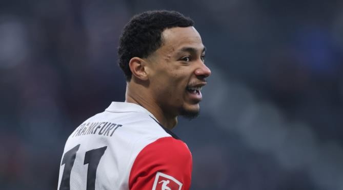  Hugo Ekitike được Liverpool săn đón.