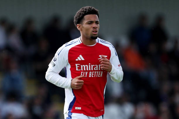 Nwaneri đang gặp vấn đề về hợp đồng với Arsenal.
