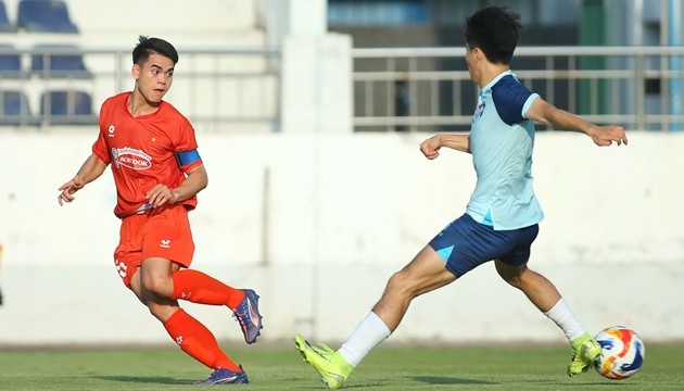 Hàng tiền vệ là một trong những 