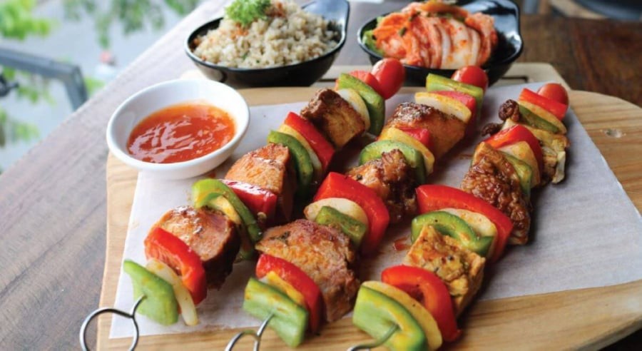 Món thịt xiên nướng thơm phức