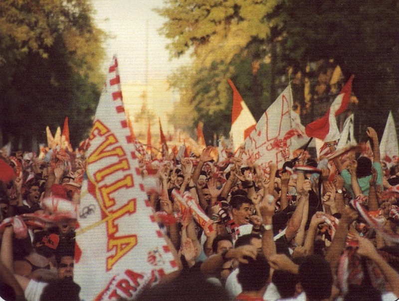 Người hâm mộ Sevilla nổi tiếng vì sự cuồng nhiệt và trung thành.
