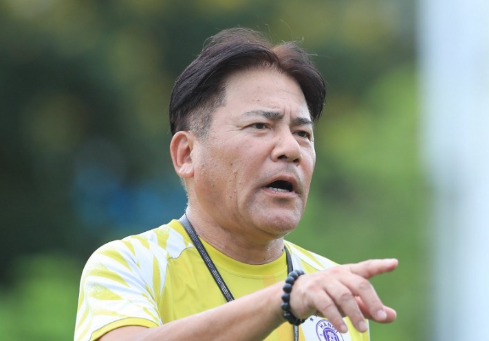 HLV Makoto Teguramori tiếp tục gắn bó với Hà Nội FC.
