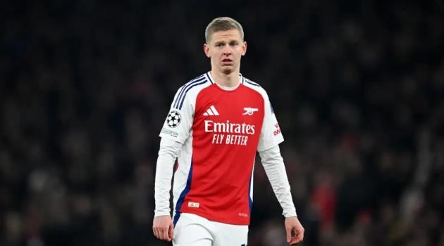 AC Milan tạm ngừng theo đuổi Zinchenko.